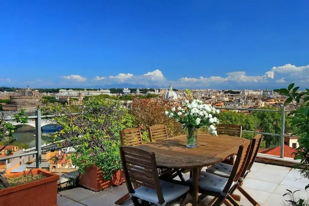 Sant Onofrio Terrace Apartment