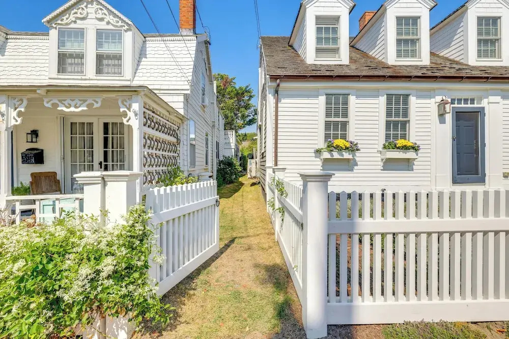 Walk to Commercial Street! Couples Retreat w/ Deck