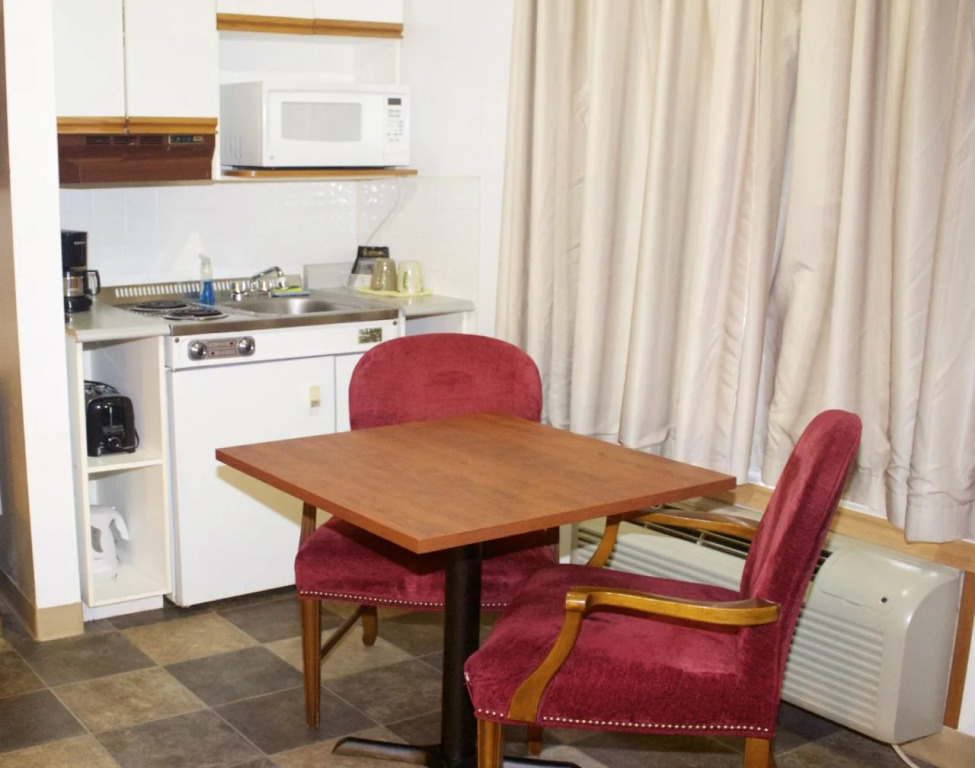 Moonlight Inn and Suites Sudbury