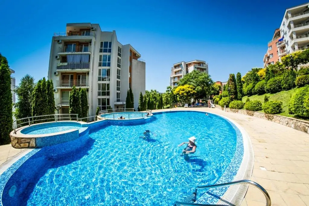 Destination Bulgaria 2000 Summer Private Apartments Crown, Imperial, Panorama