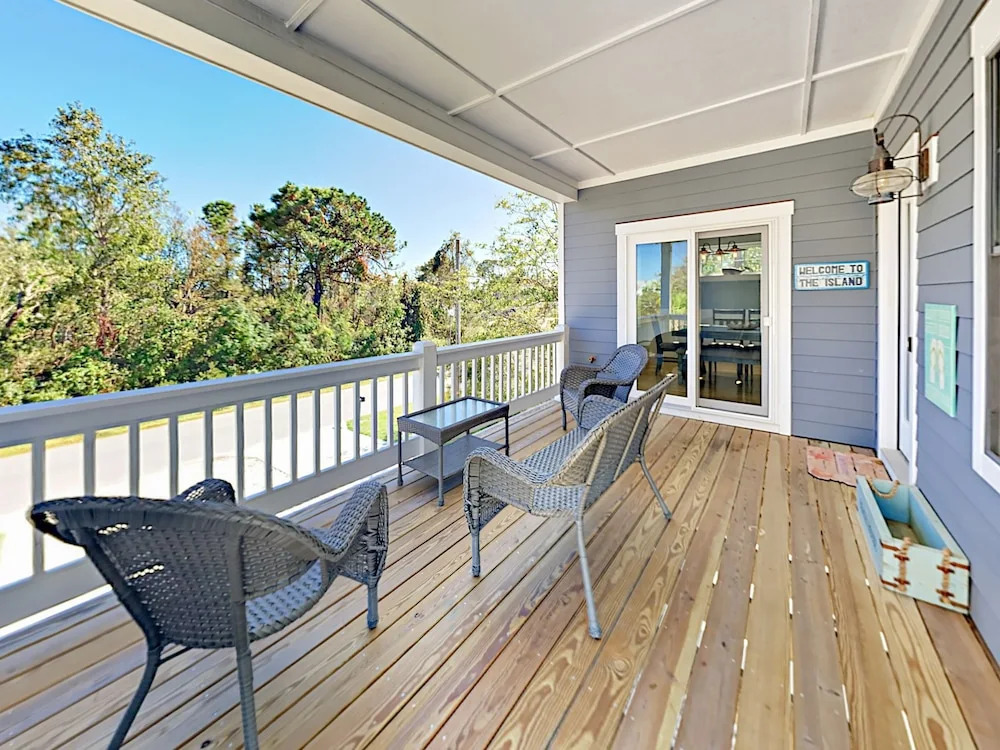 1418 Searay Home 4 Bedrooms 3 Bathrooms Home