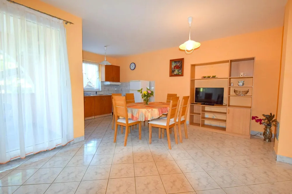 Apartment Mira
