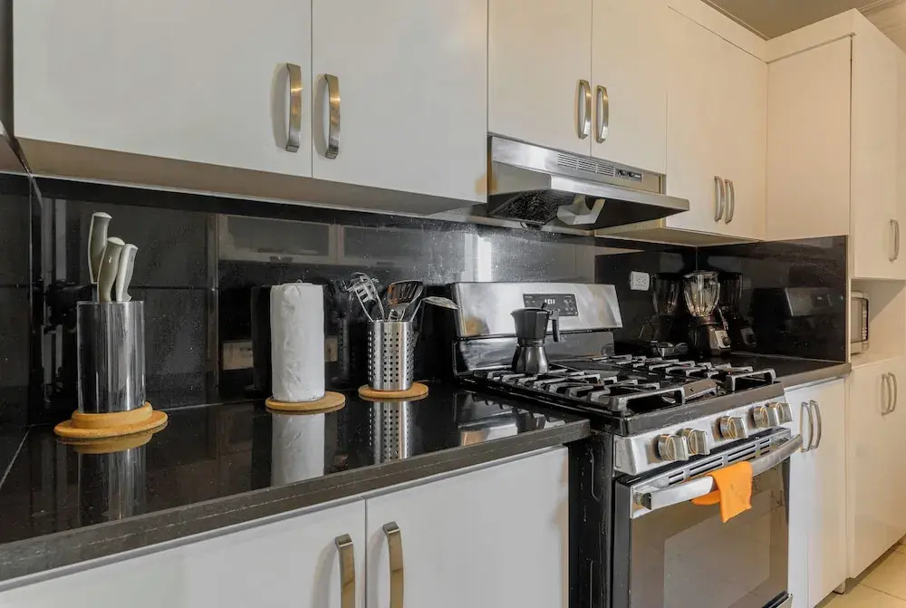 Oceanfront Condo in Ave. España Sleeps 8