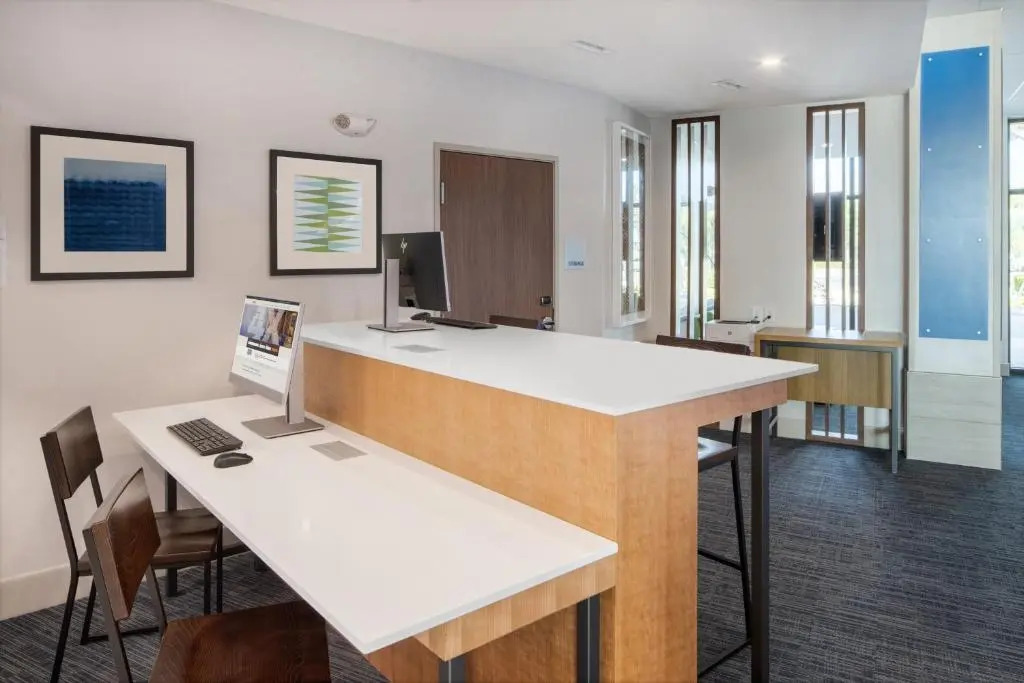 Holiday Inn Express & Suites Ft Myers Beach-Sanibel Gateway by IHG