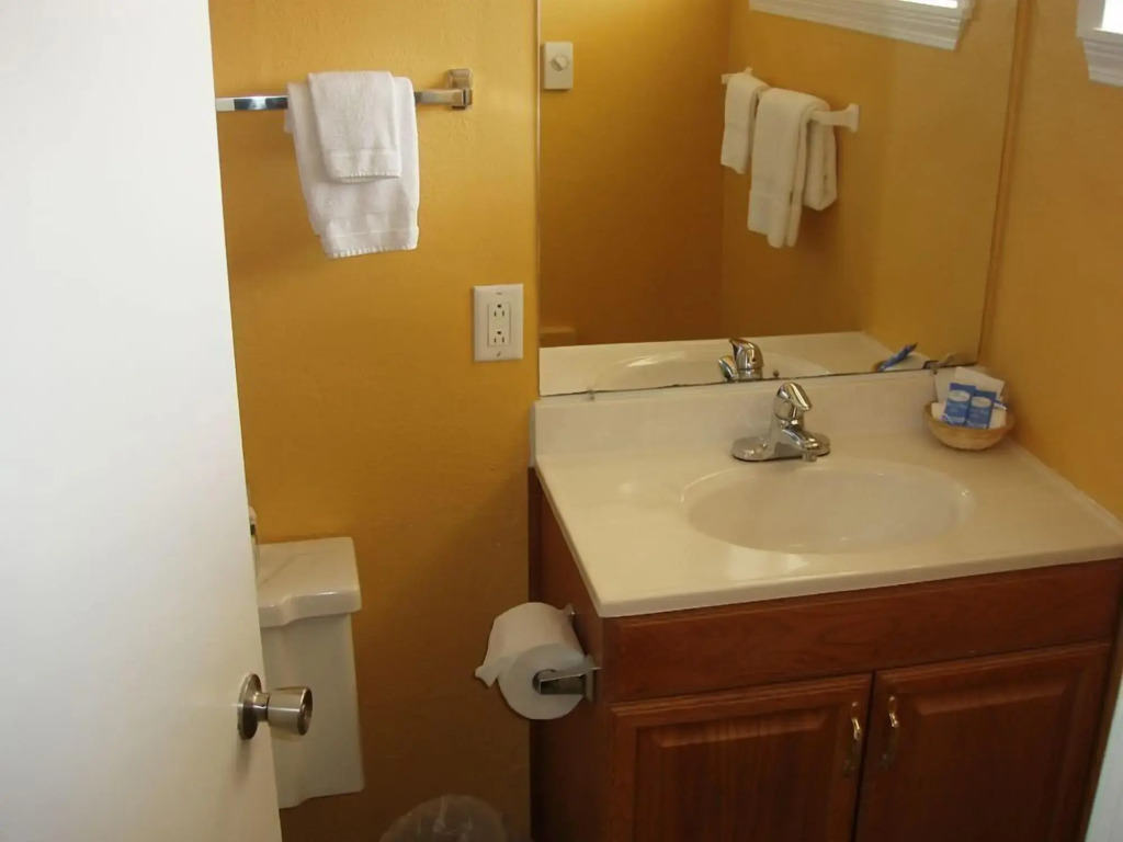 Ocean Shores Inn & Suites