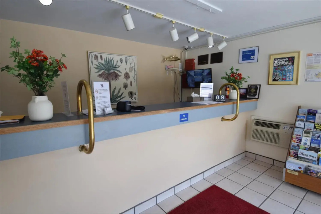 Knights Inn Oswego