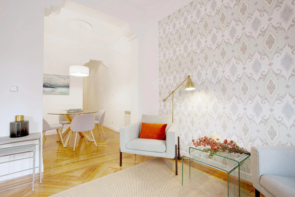 Wonderful 2 bedroom apartment perfect location . Chamberí