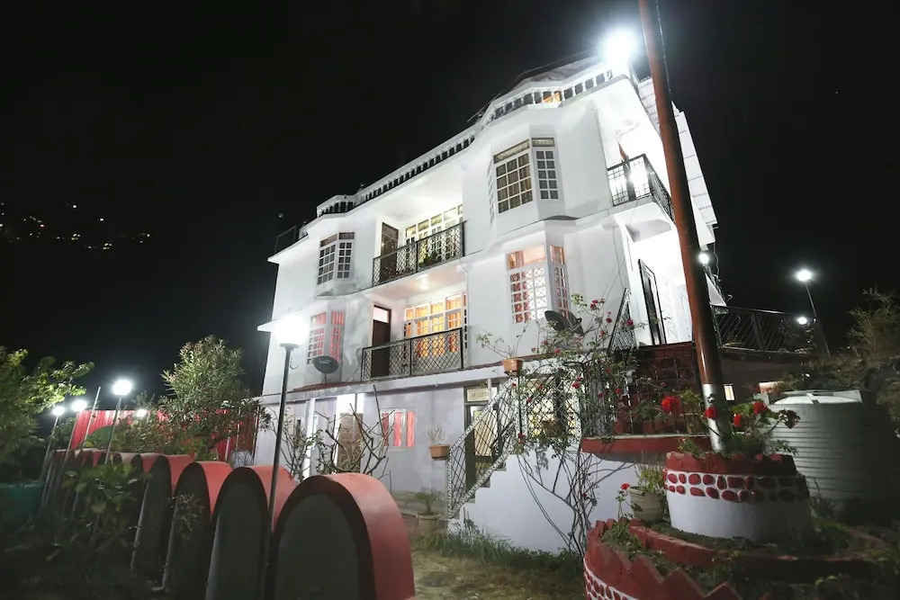 OYO 10305 Home 1 BHK Himsutra Bhattakufar