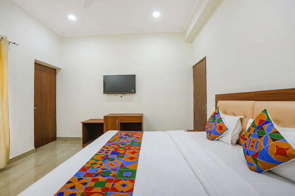 FabHotel Grihum