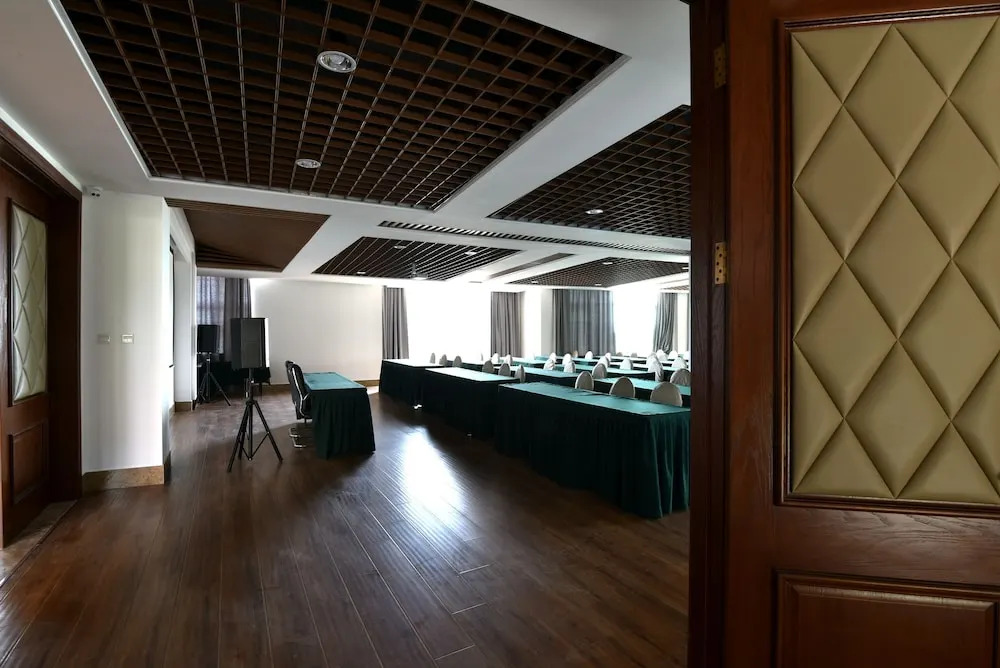 Qingdao Oceanside Hotel & Resort