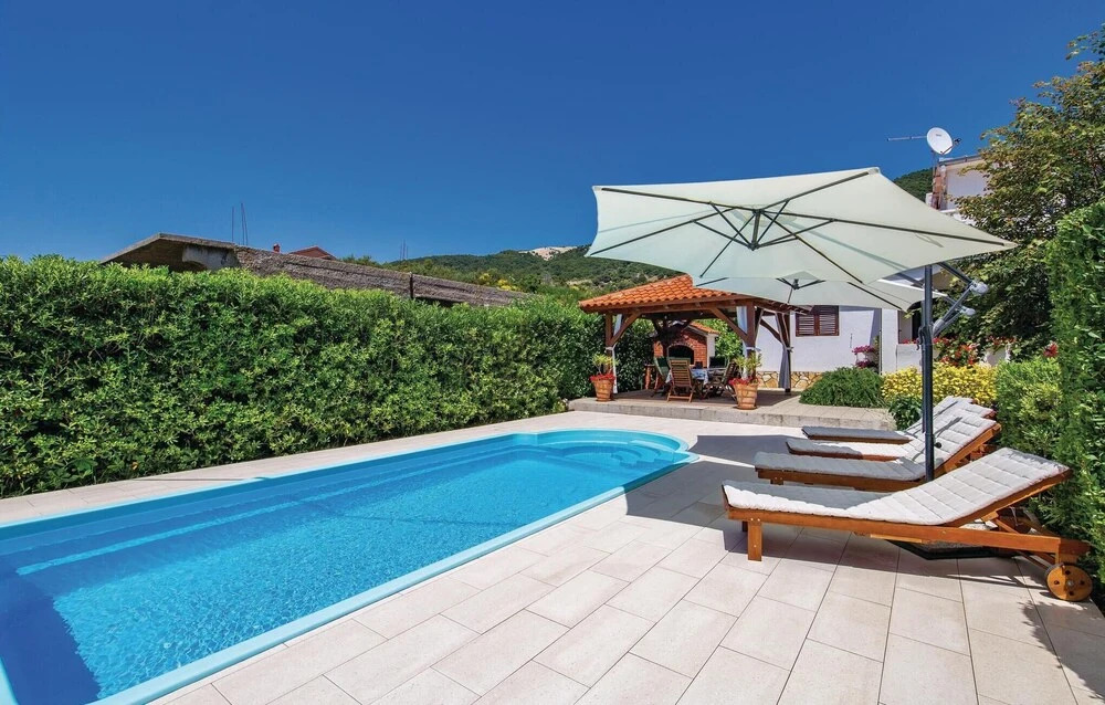 Gorgeous Home In Banjol