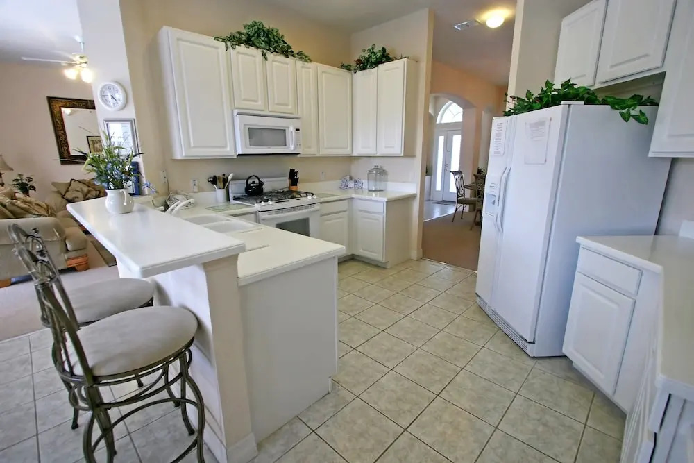 Legacy Vacation Pool Homes West 192 and Hwy 27 Area
