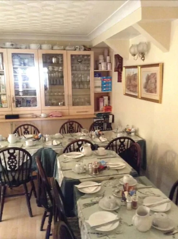 Acorn Guest House B&B