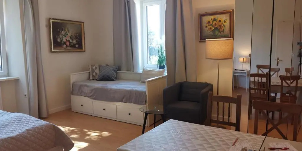Book-A-Room Apartment City