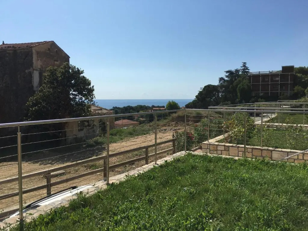 La Casa del Mare : cozy apartment with seaview and garden