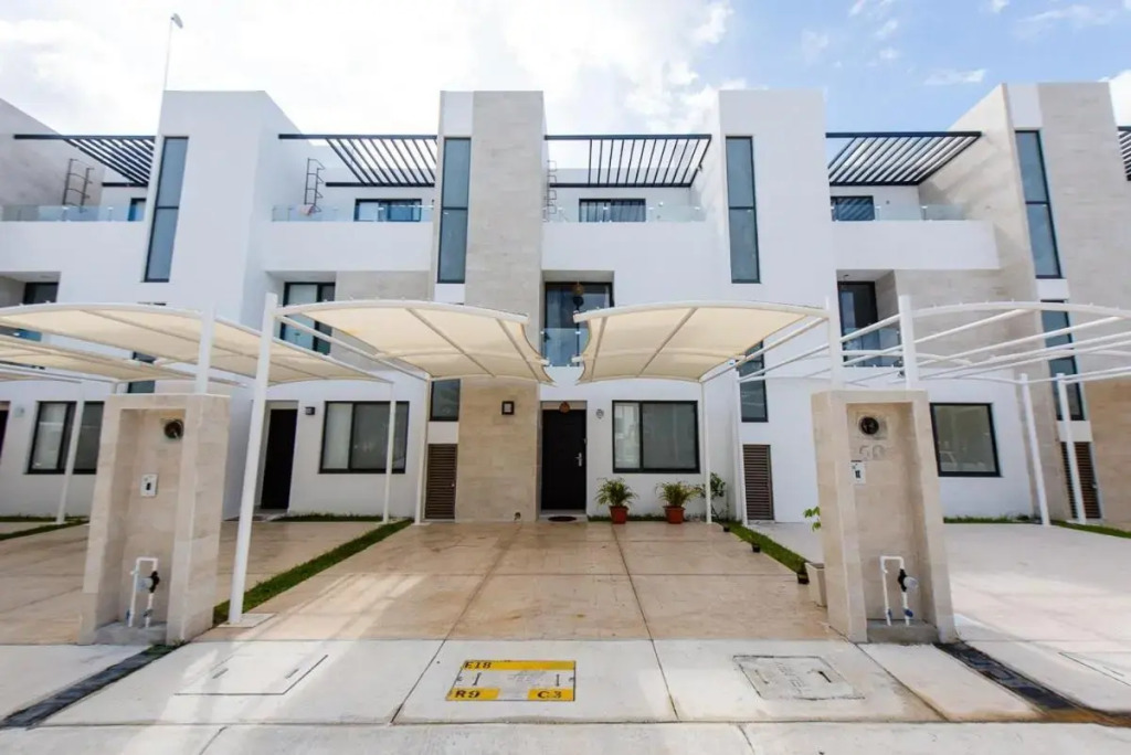 Charming & Comfortable House, 15 min to Downtown