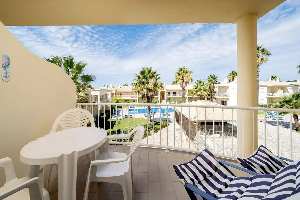 Albufeira Palm Tree With Pool by Homing