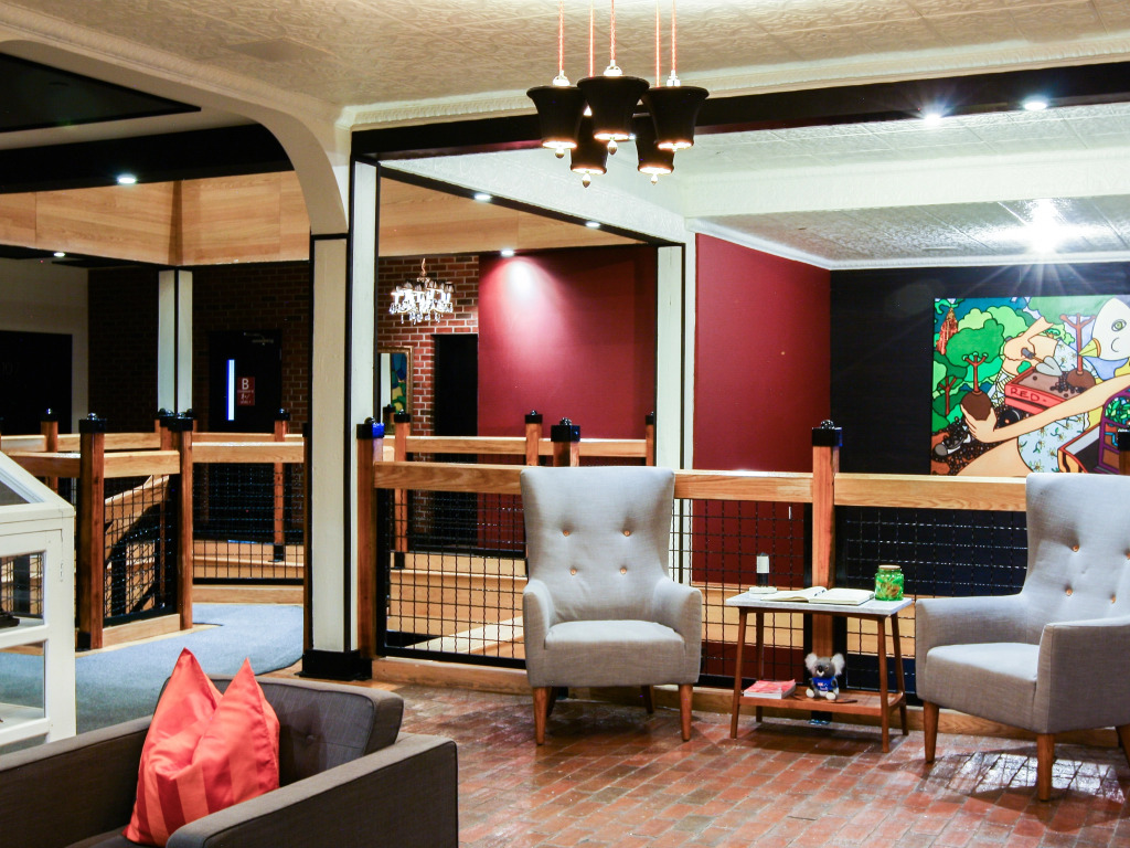 Henry Norman Hotel