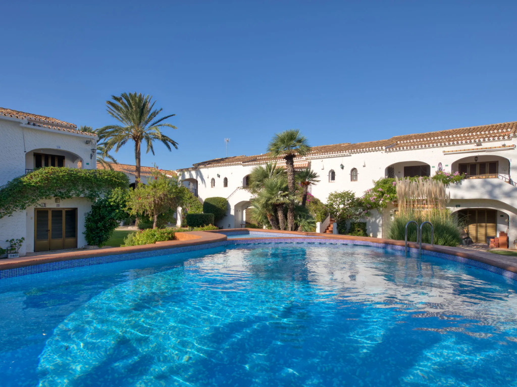 El Palmeral I by Aguilarent