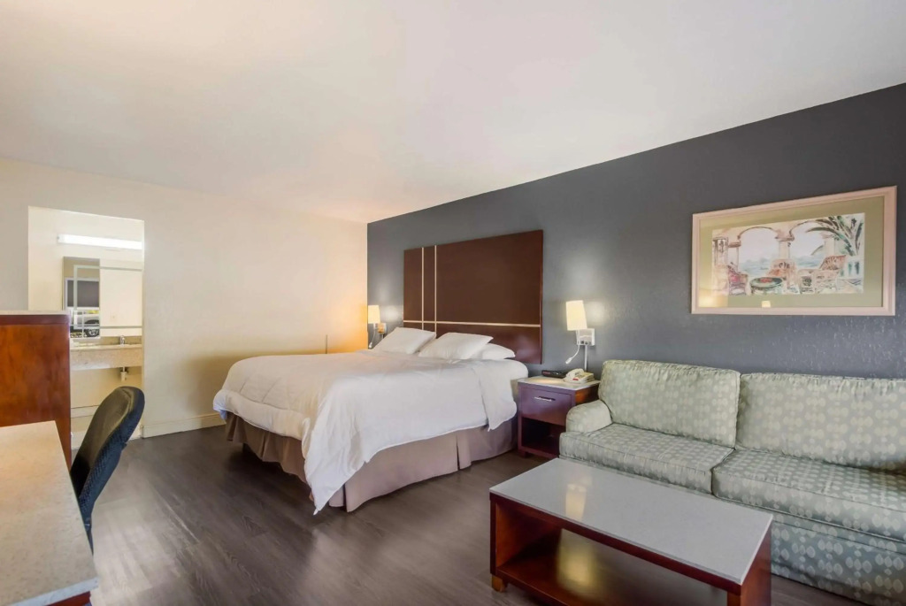 SureStay Hotel by Best Western Sarasota Lido Beach