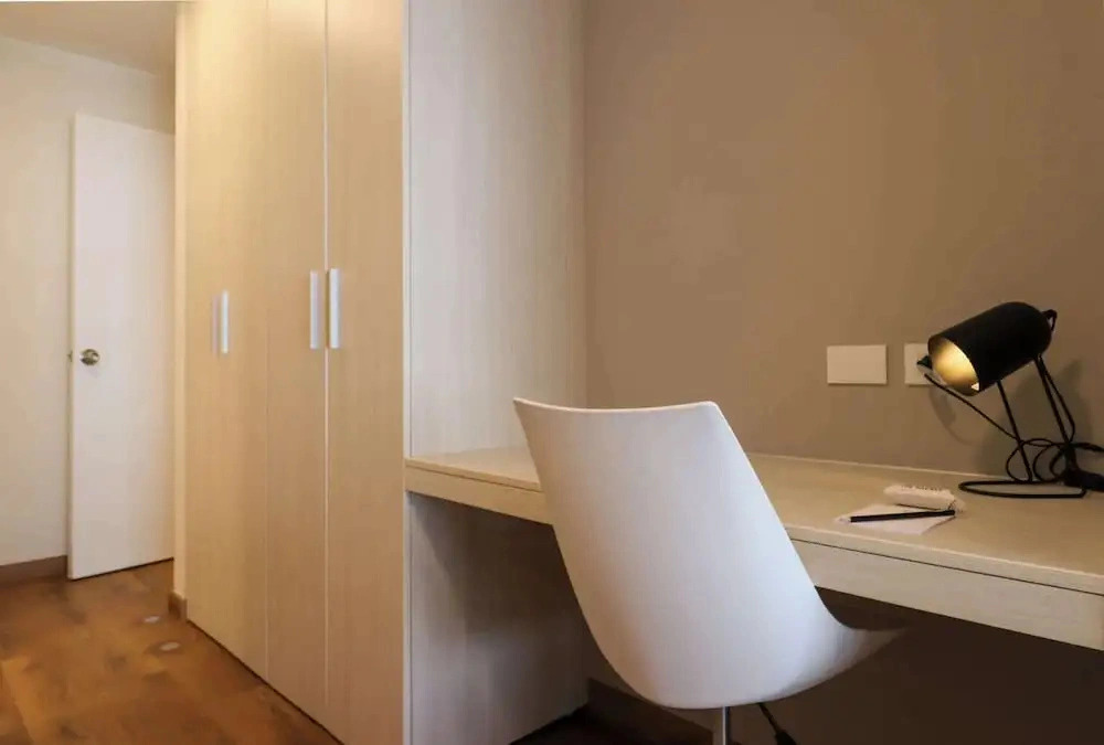 w Sensational 2BR in Miraflores w Balcony