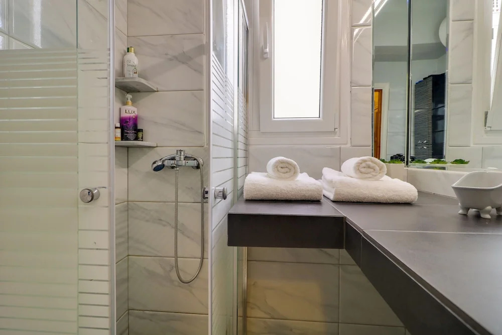 Parliament Syntagma Apartment by Living-Space