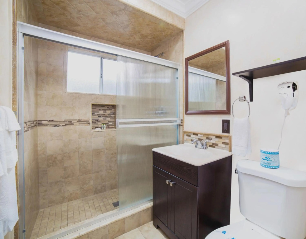 Nite Inn at Universal City - Walking Distance to Universal Studios Hollywood