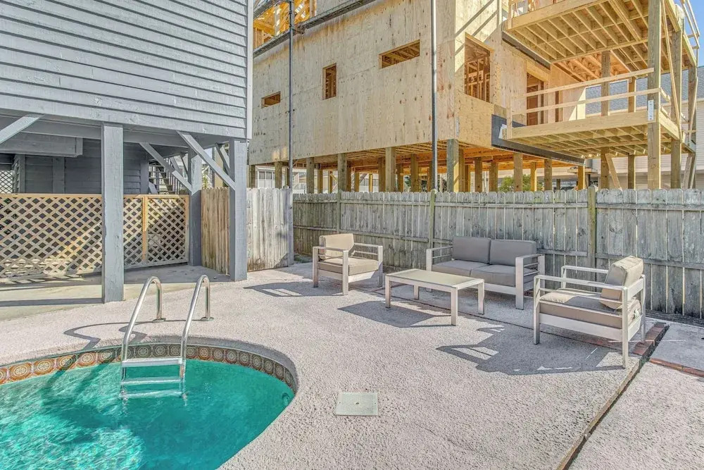 Steps to Sand! Home w/ 3 Decks in Sunset Beach