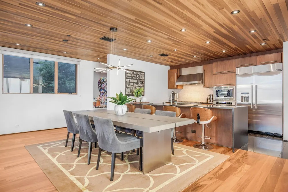 Cedar Loft Villa
