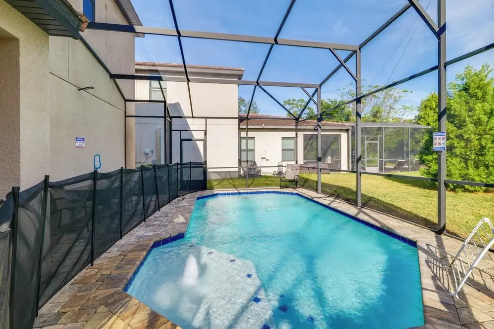 Golf, Dine & Unwind Poolside! Haines City Getaway