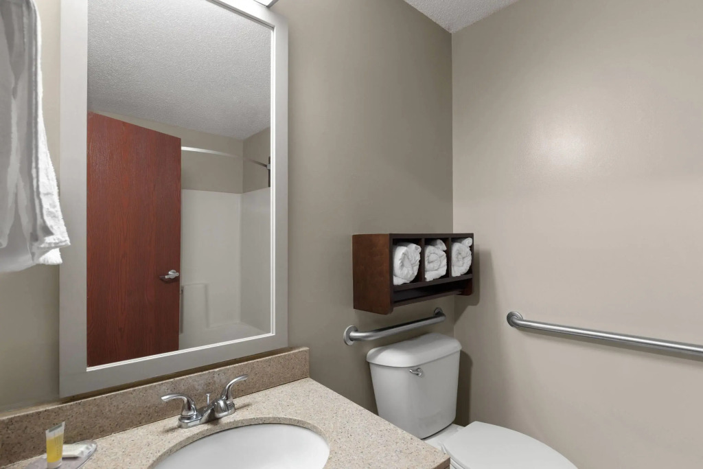 Super 8 by Wyndham Shepherdsville - Louisville South I65