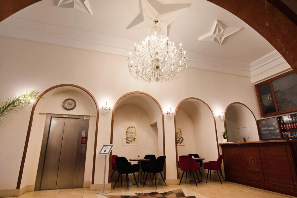 Hotel Grand