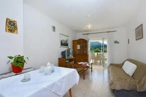 2-Bedroom Apartment With Seaview 3558-2