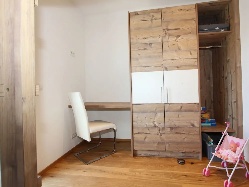 Valley-view Apartment With Garden in Wenns