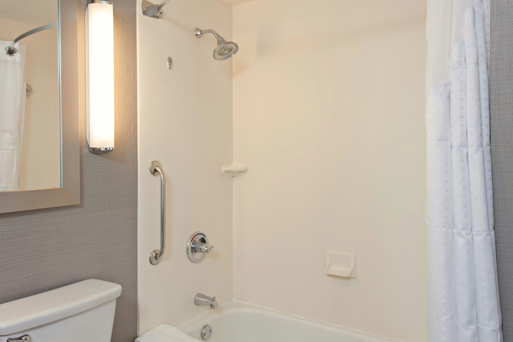 Holiday Inn Express Hotel & Suites Fishermans Wharf by IHG