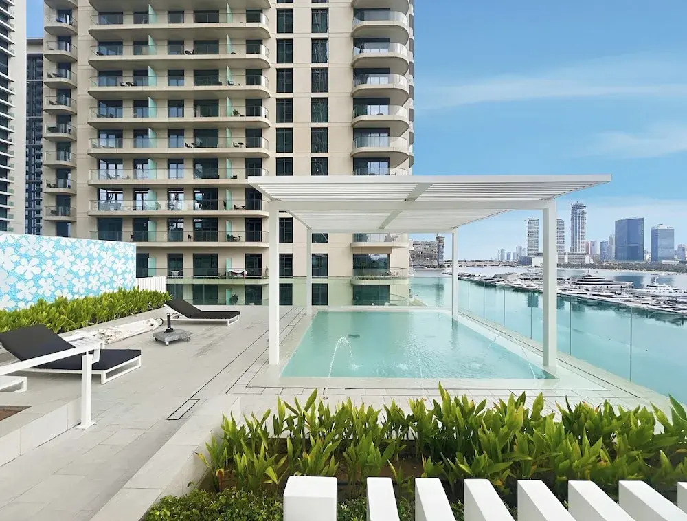 2BR Beachfront Gem with Dazzling Views of the Palm