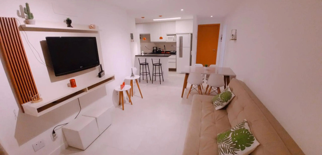 Aptº 2 QUARTOS COM AR SPLIT, 2 BANHEIROS, VARANDA- ÓTIMO PARA FAMÍLIA- PROX - PRAIA DO FORTE- CENTRO- RUA DOS BIQUÍNIS