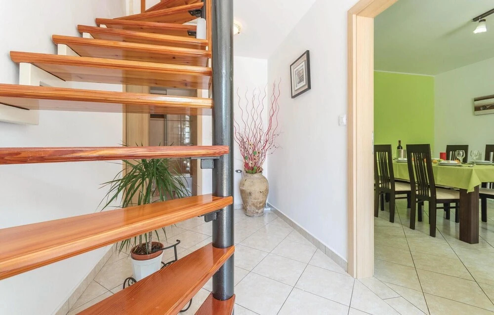 Beautiful Home in Orbanici With Wifi and 3 Bedrooms