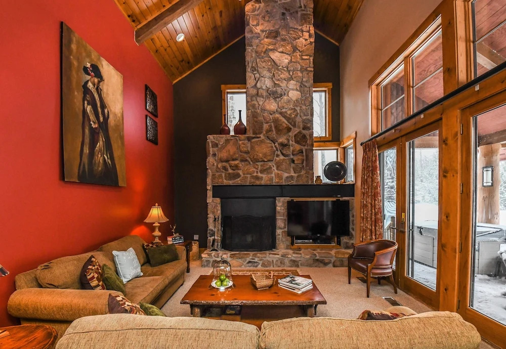 Tips Up 4 Bedroom Townhome