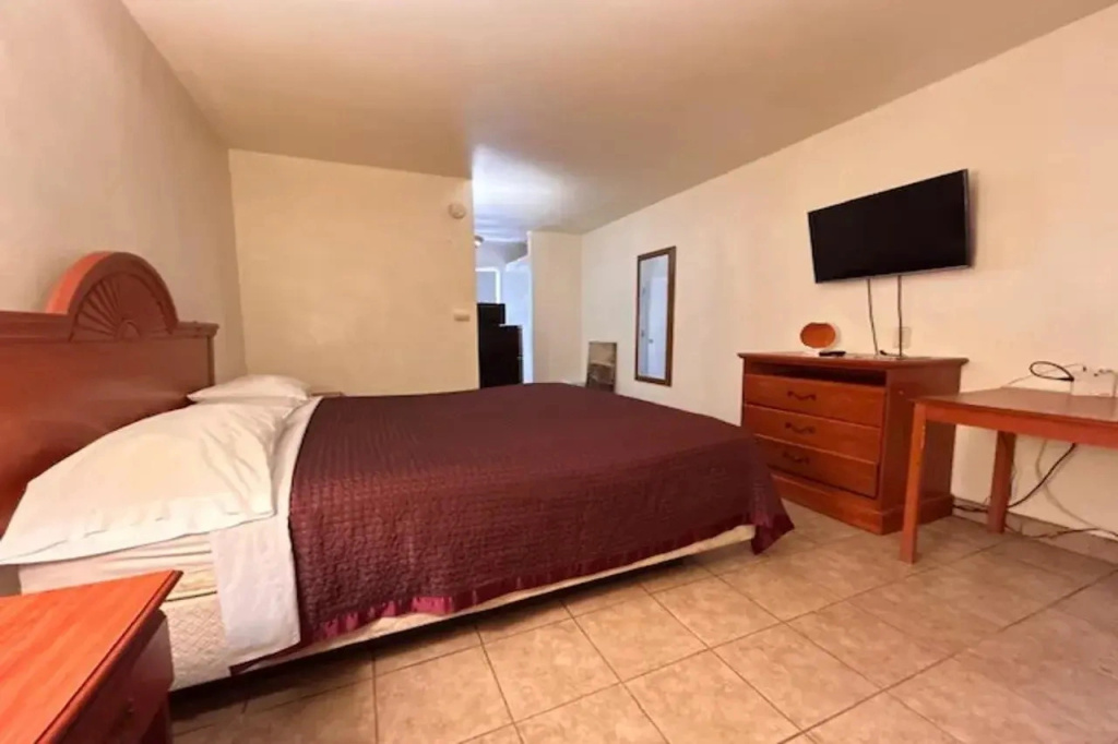 Kings Suites & Mini Storage