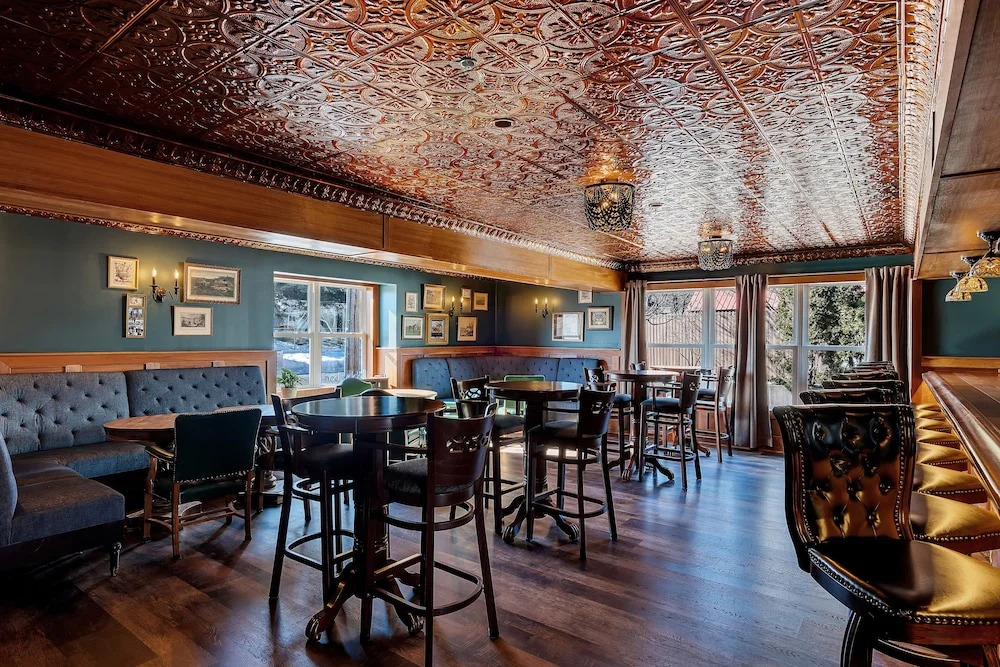 The Inn of Lake George