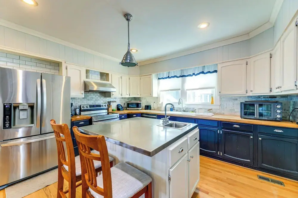 1 Mi to Historic District! Family Home in New Bern