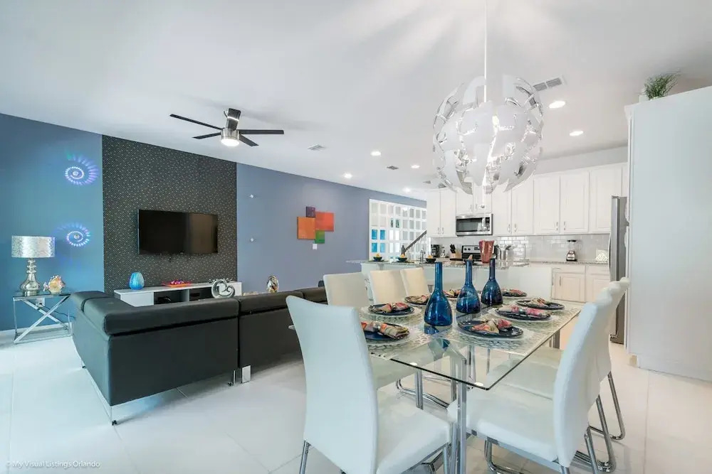 5 Bedroom 4.5 Bathrooms With Pool