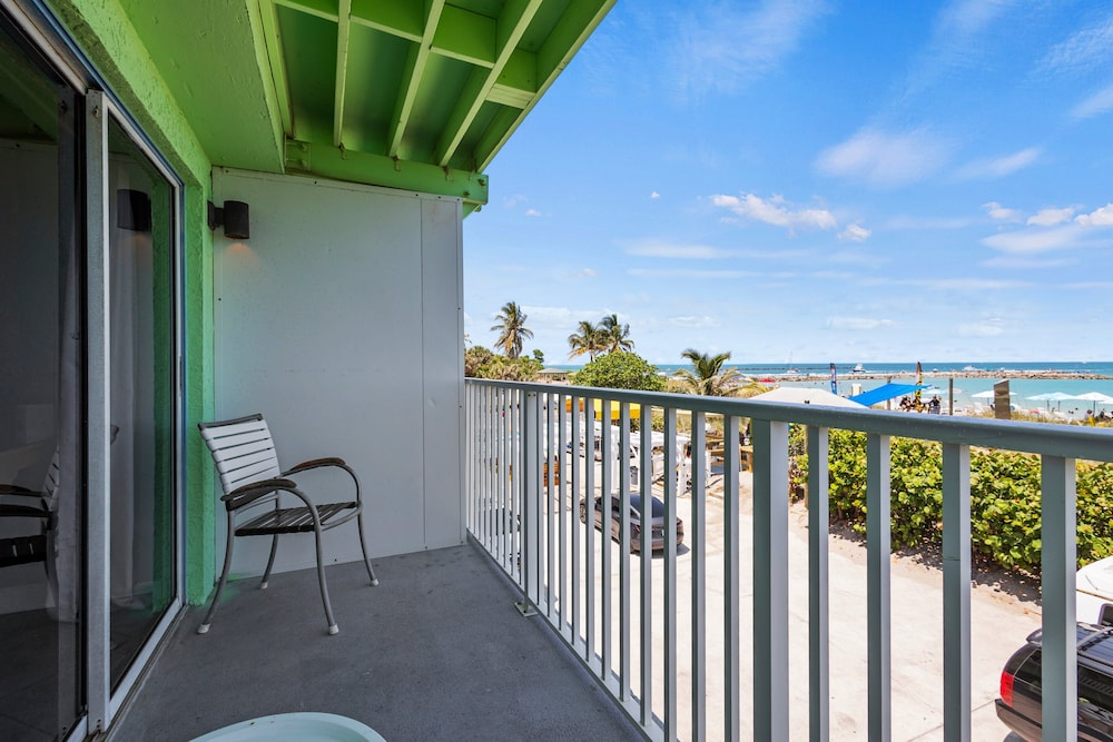 Oceanfront Inn Room #18- Ocean View Balcony 2 Full Beds