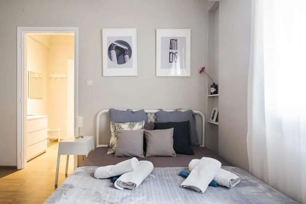 Sunny apartment next to the Acropolis