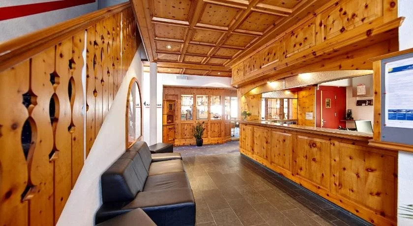 Basic Hotel