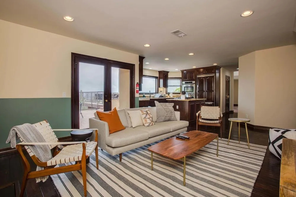 Stunning 5br/3.5ba House in La Jolla