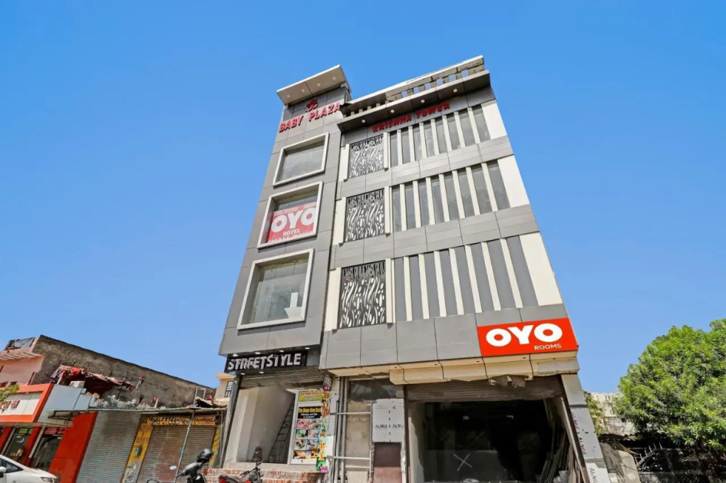 OYO 88123 Hotel Small Town