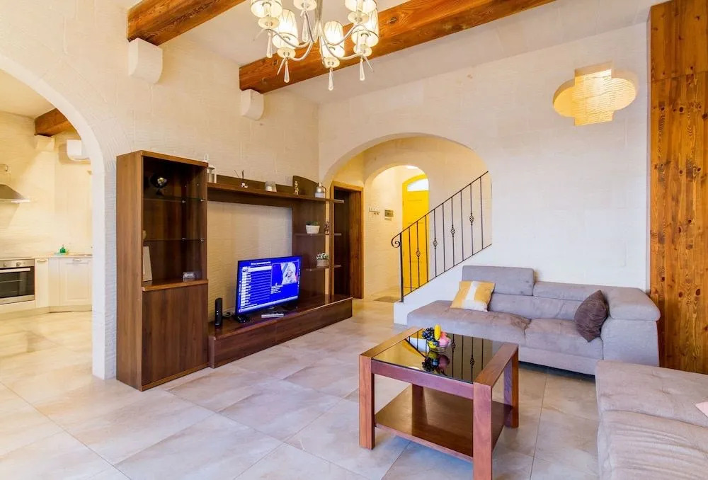 Inni Gozitan Farmhouse Private Pool- Happy Rentals