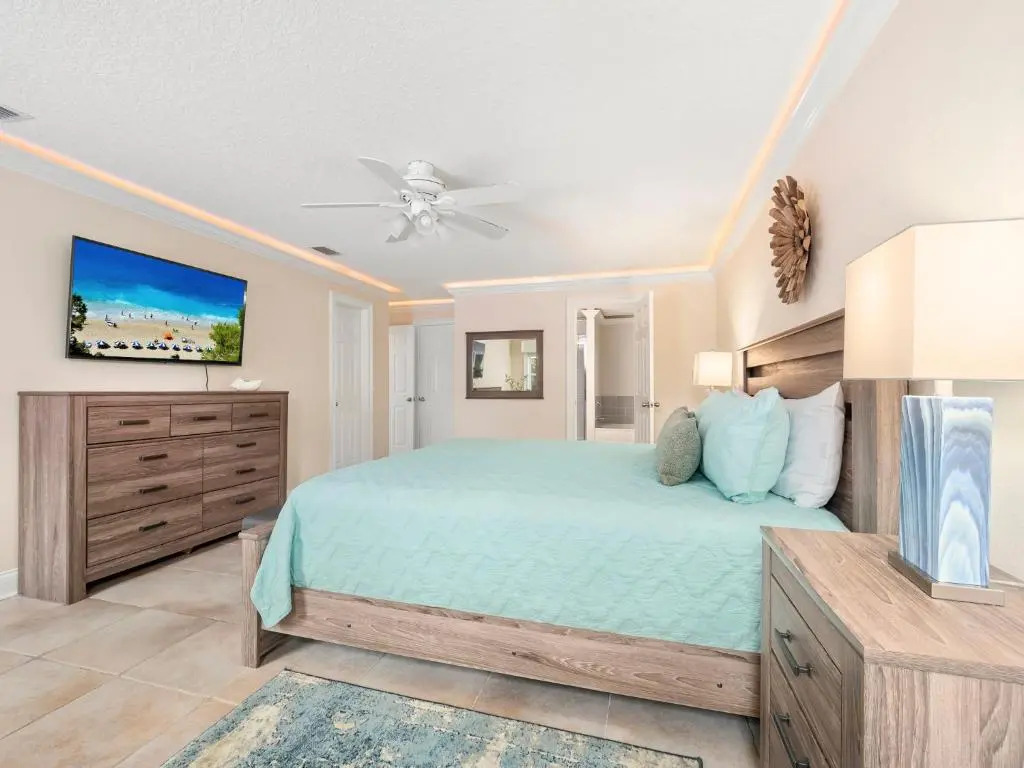 Complete SeaRenity, 4 BRs, Private Pool, Walk to Beach, Sleeps 8